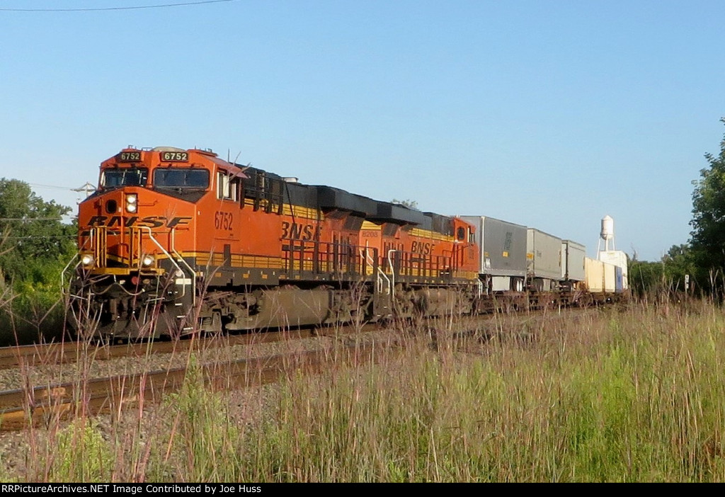 BNSF 6752 East